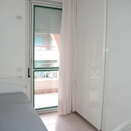 Apartment Spacious With Terrace And Pool In *