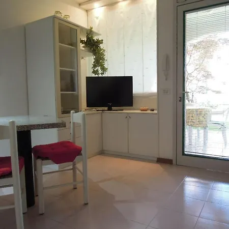Spacious With Terrace And Pool In *