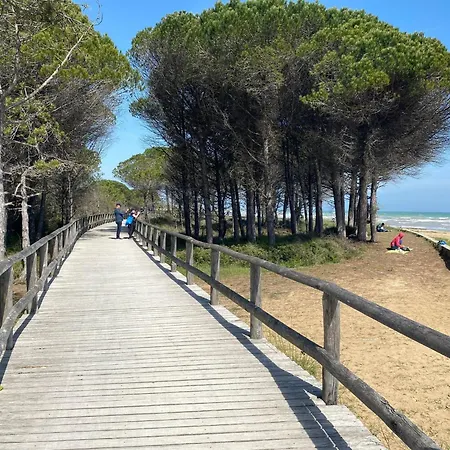 Spacious With Terrace And Pool In Bibione