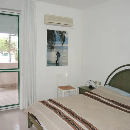 Spacious With Terrace And Pool In Appartement *
