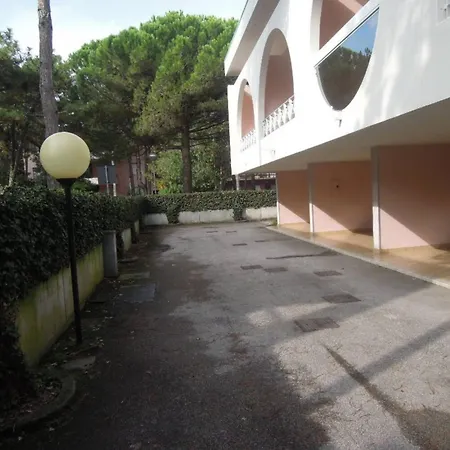 Spacious With Terrace And Pool In Appartement *